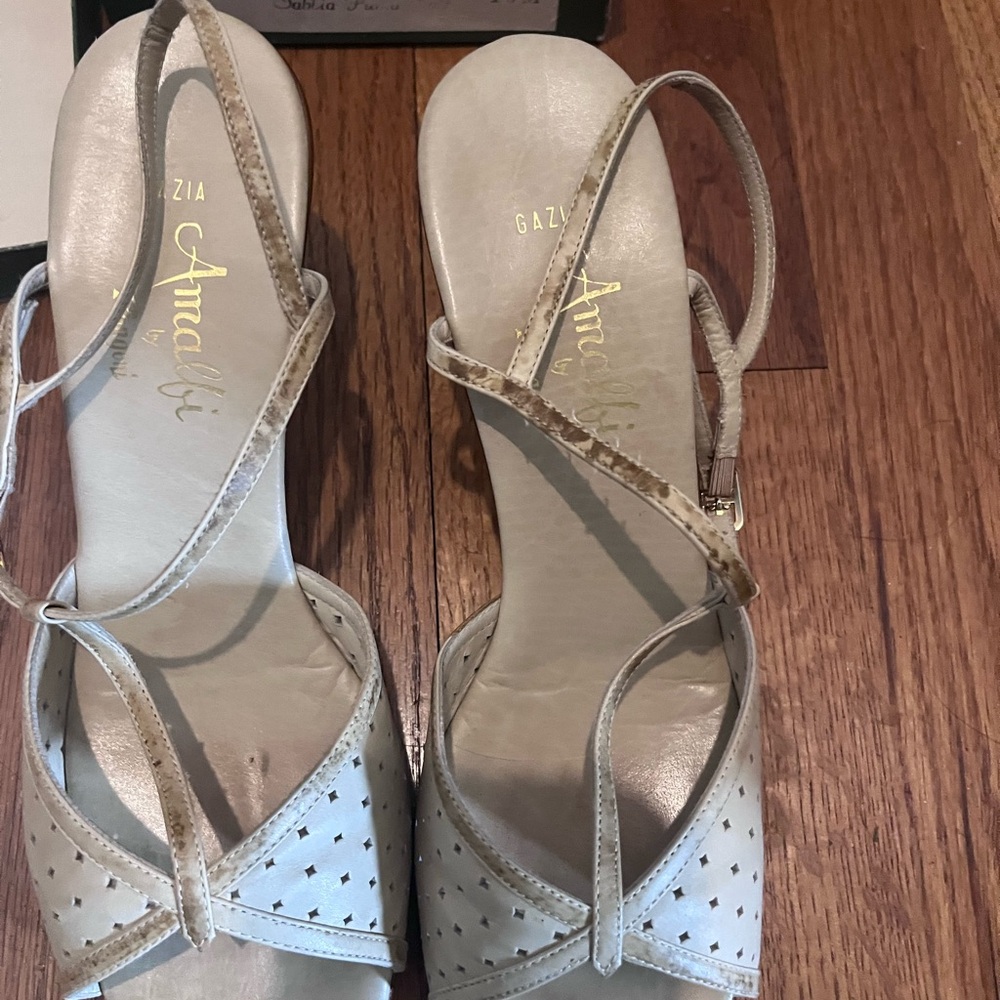 Vintage Amalfi Women’s Shoes (price per each pair) - Picture 7 of 15